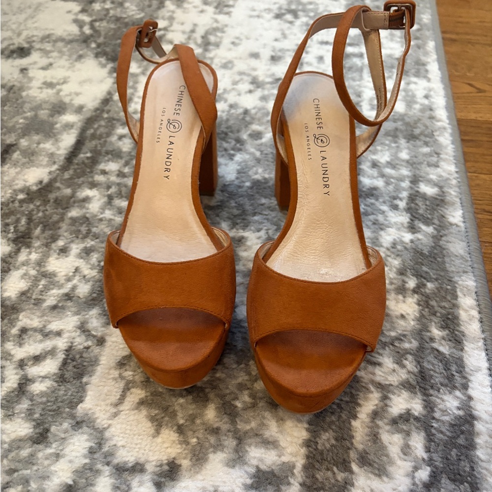 Chinese Laundry Women's Brown Suede Platform Sandals